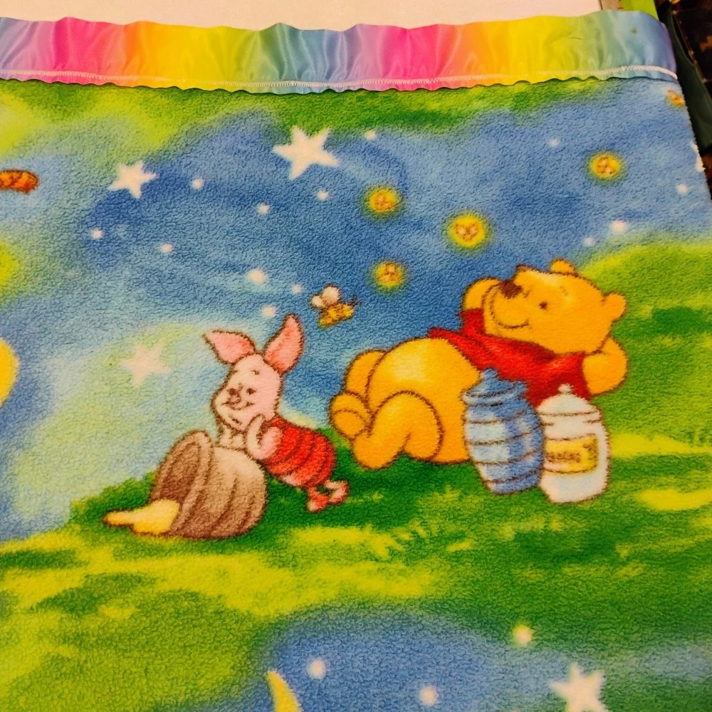 Vtg Disney Winnie the Pooh Piglet‎ Tigger Fleece Baby Blanket Rainbow Satin Trim